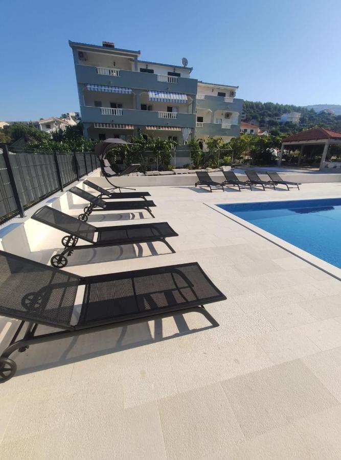 Apartmani Beran Seget Vranjica Exterior foto