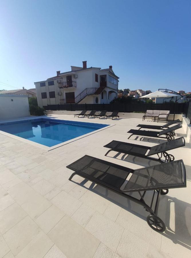 Apartmani Beran Seget Vranjica Exterior foto