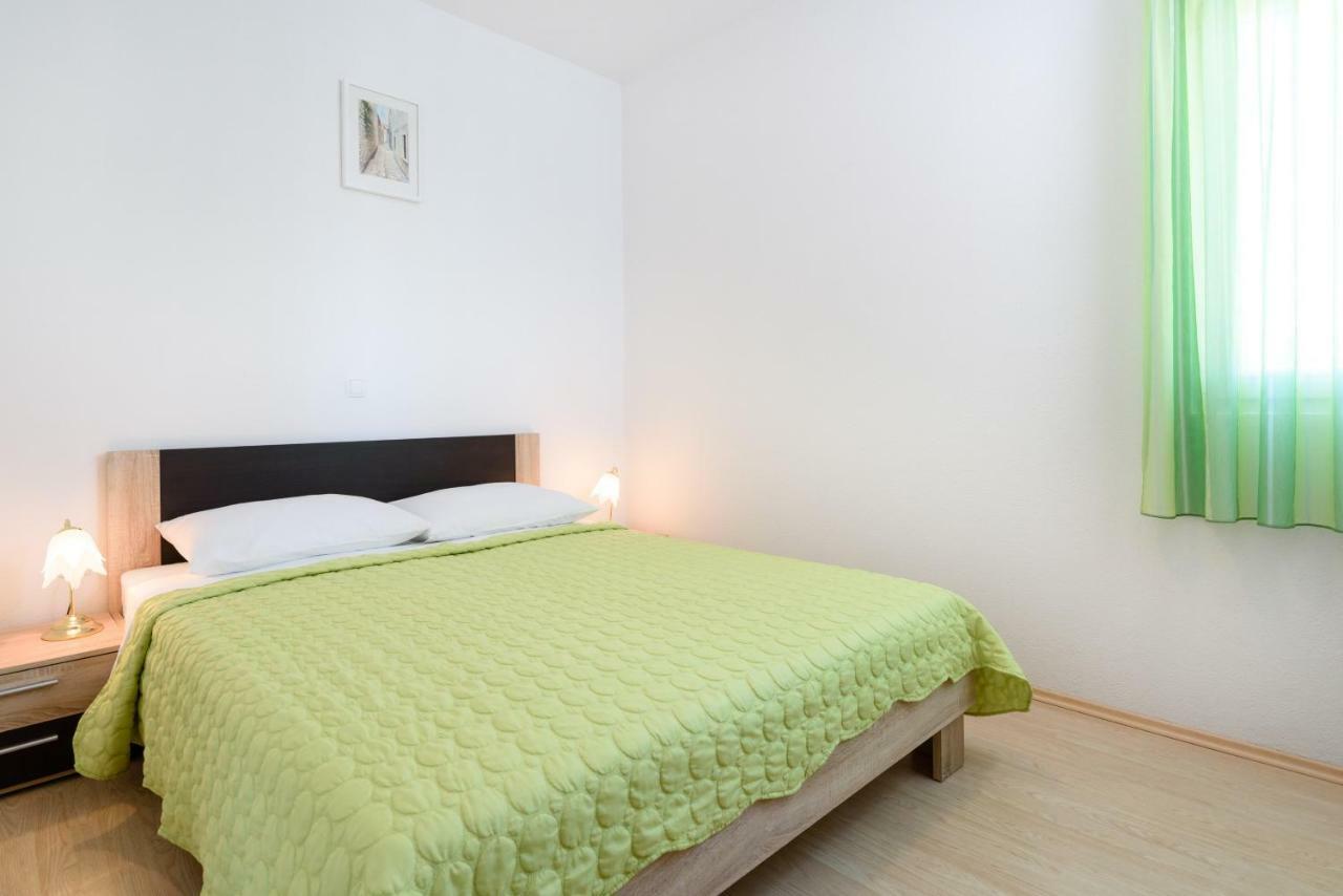 Apartmani Beran Seget Vranjica Exterior foto