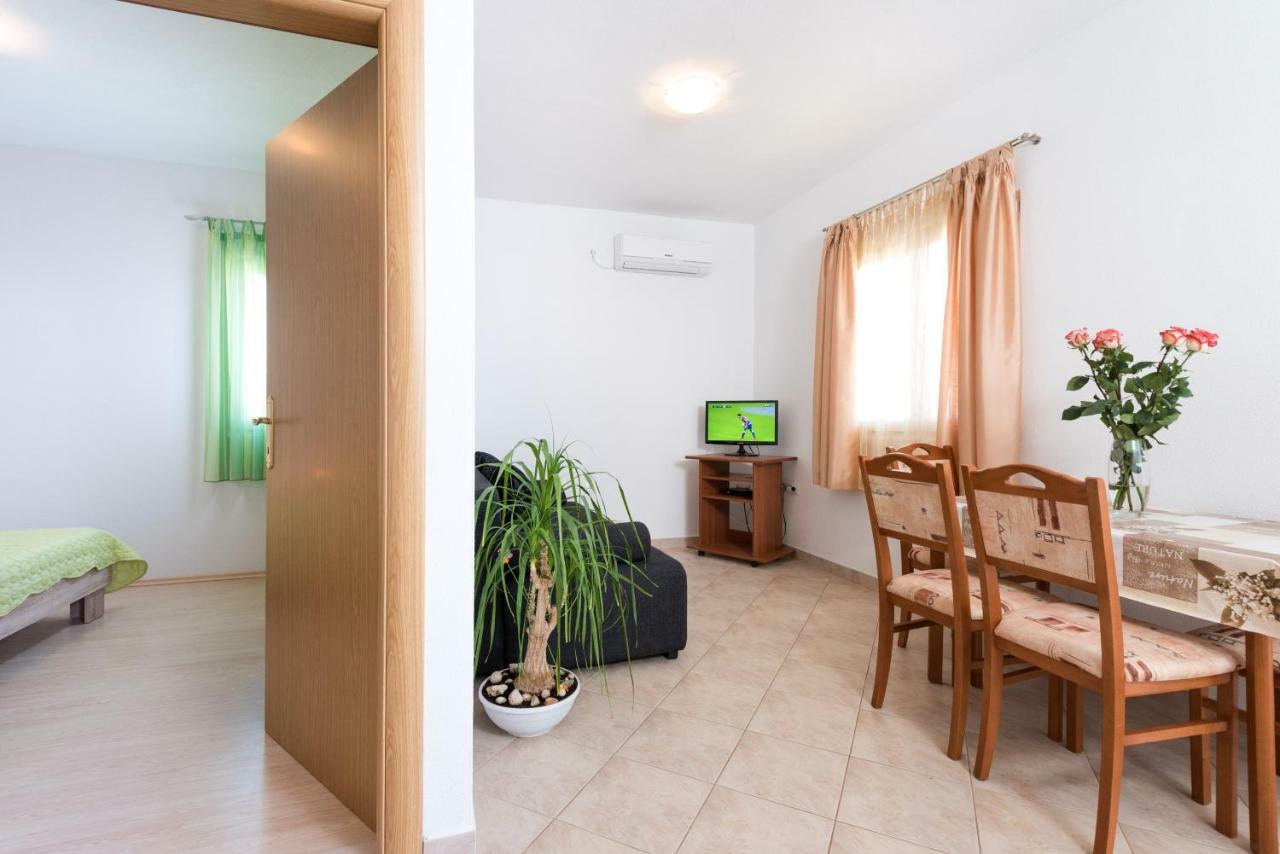 Apartmani Beran Seget Vranjica Exterior foto