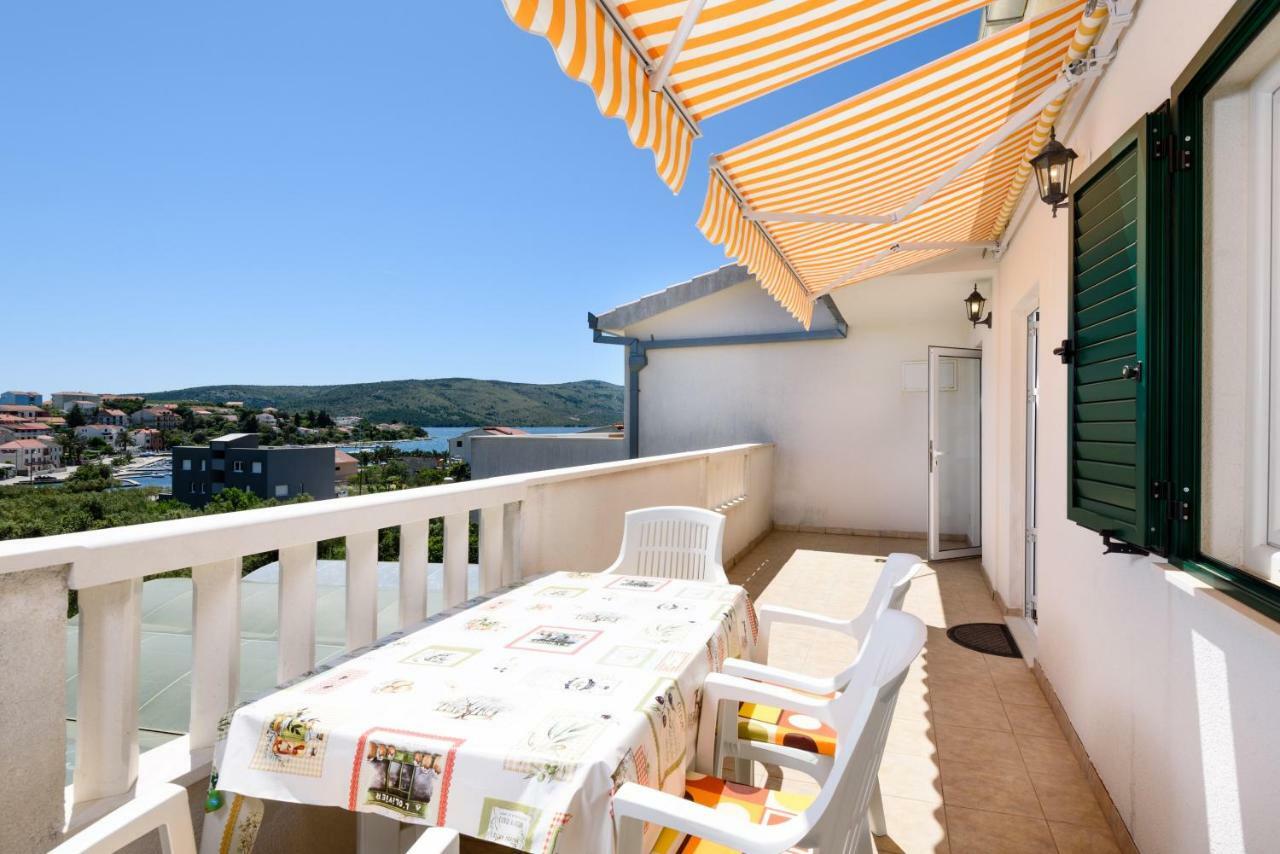 Apartmani Beran Seget Vranjica Exterior foto