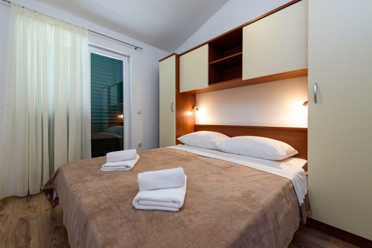 Apartmani Beran Seget Vranjica Exterior foto