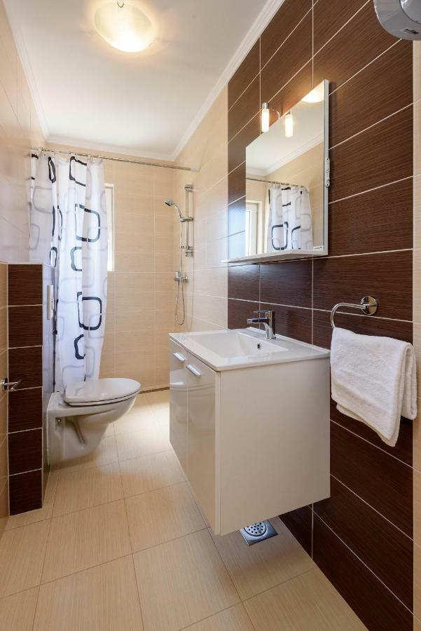 Apartmani Beran Seget Vranjica Exterior foto
