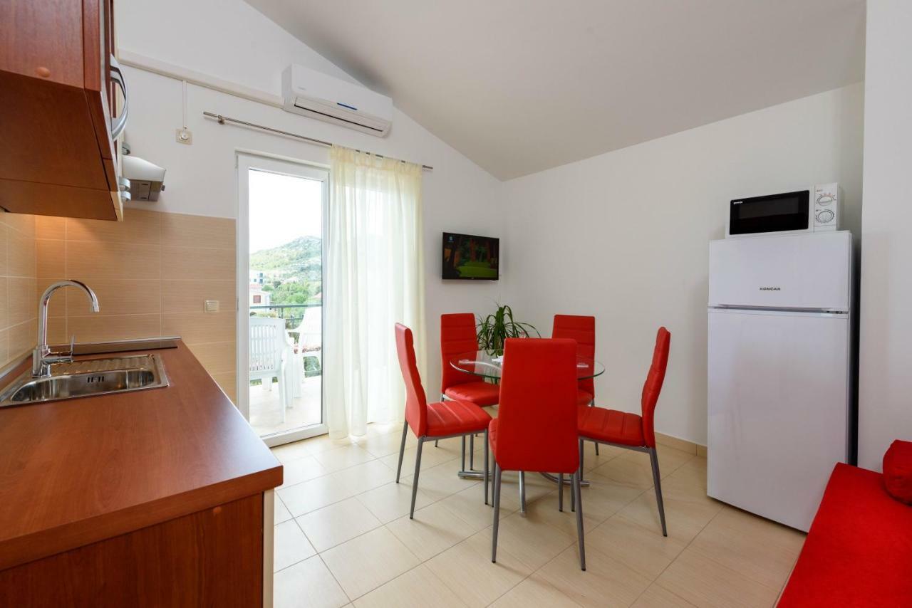 Apartmani Beran Seget Vranjica Exterior foto