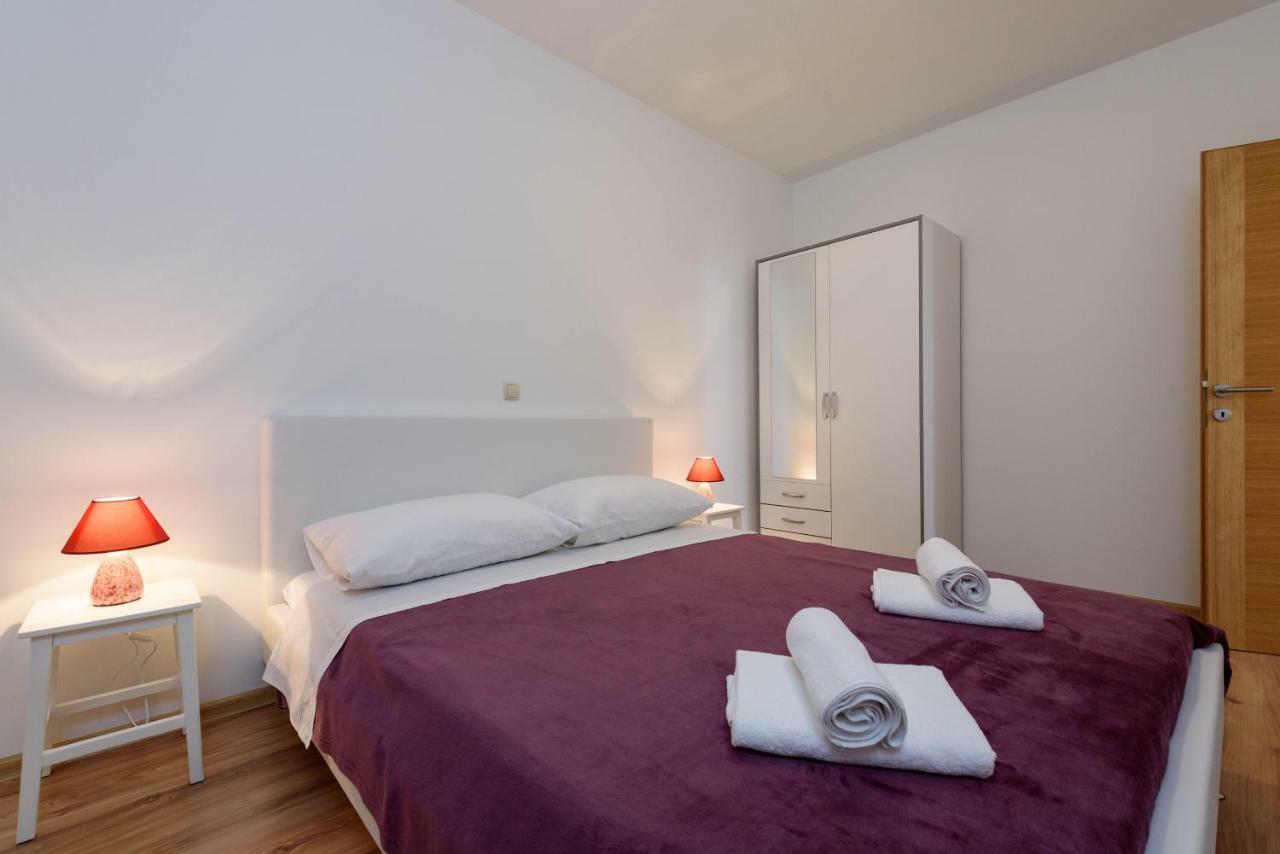 Apartmani Beran Seget Vranjica Exterior foto