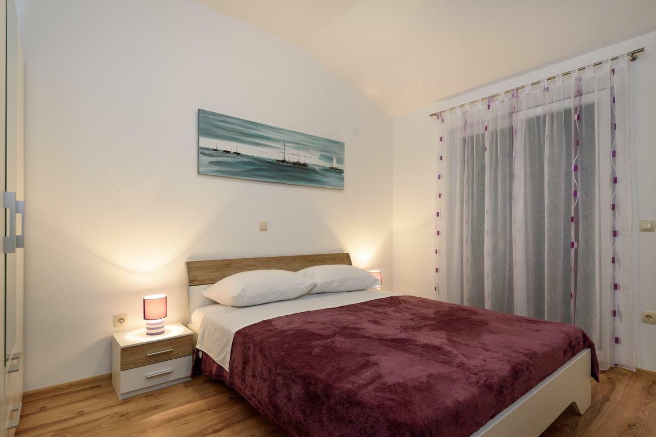 Apartmani Beran Seget Vranjica Exterior foto