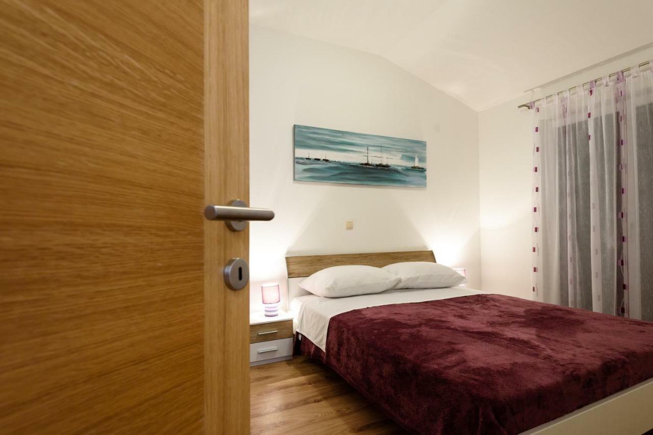 Apartmani Beran Seget Vranjica Exterior foto