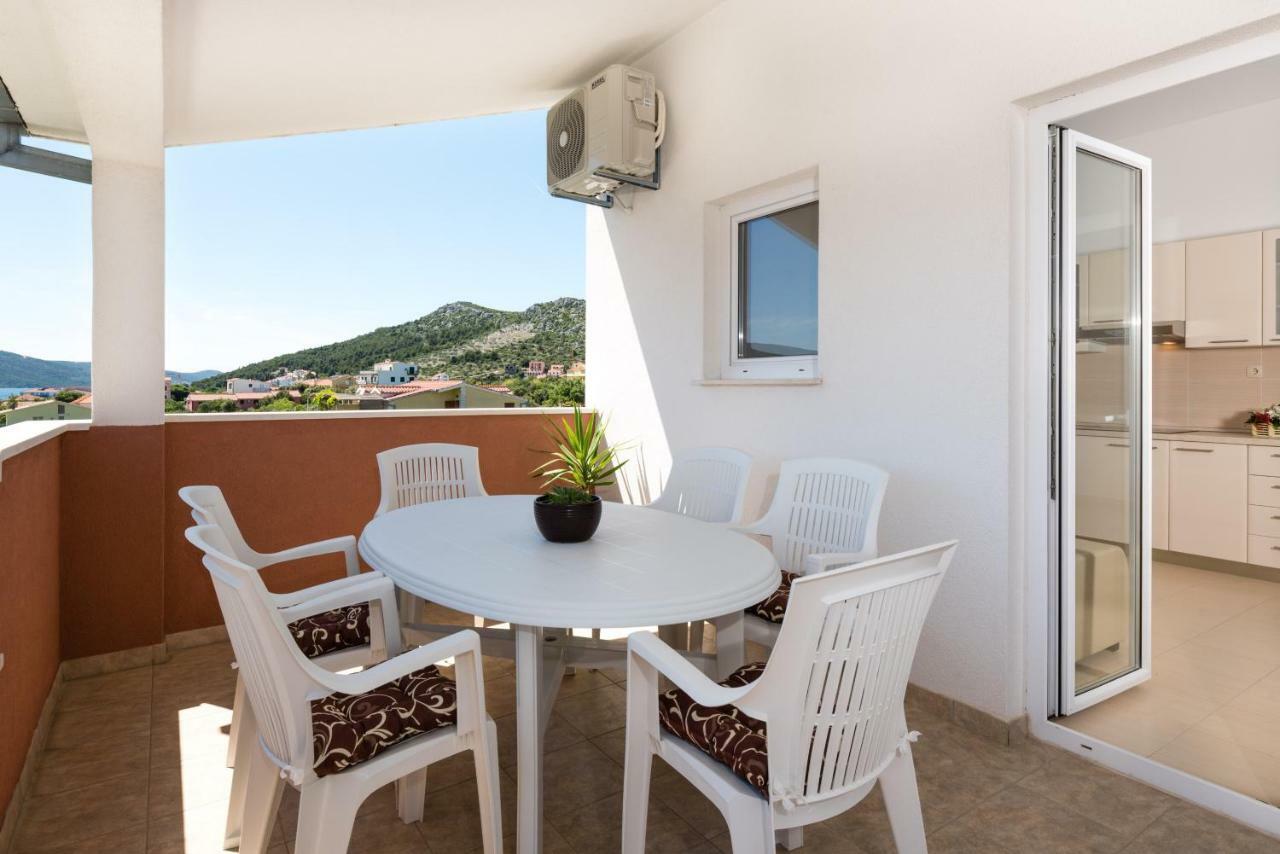 Apartmani Beran Seget Vranjica Exterior foto
