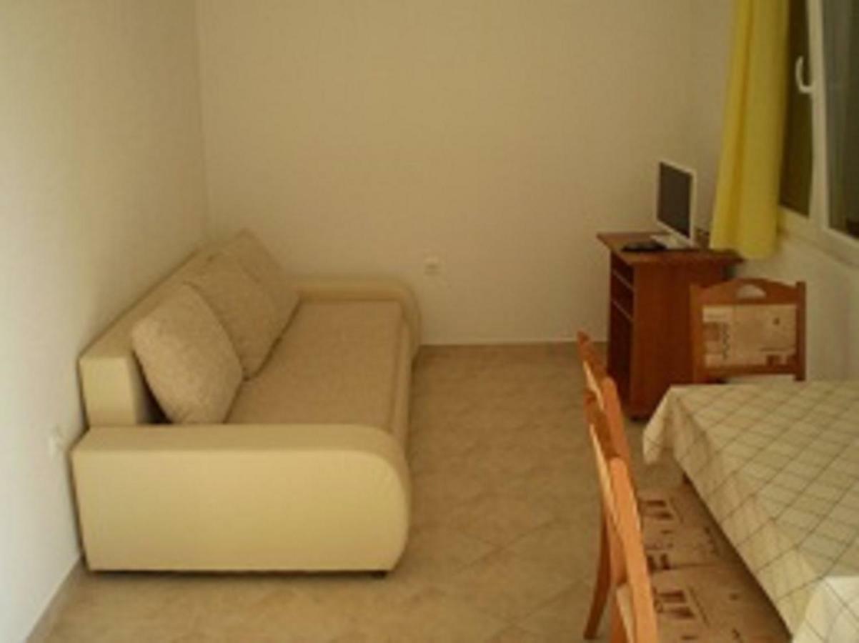 Apartmani Beran Seget Vranjica Exterior foto
