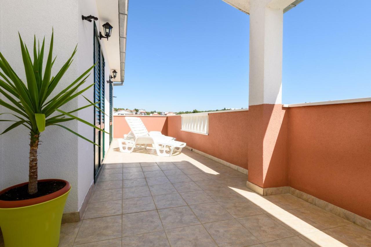 Apartmani Beran Seget Vranjica Exterior foto